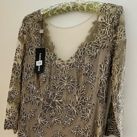 Tadashi Shoji corded lace gown in gold size 10. Back zipper, soft lining. NWT - Picture 2 of 14